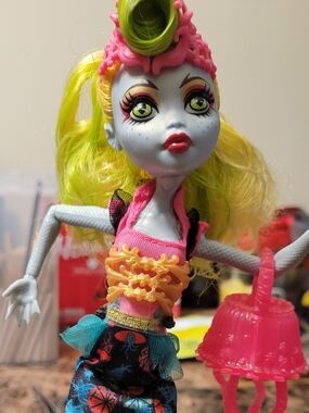 G1 Monster High Freaky Fusion Lagoona/Jinafire EUC